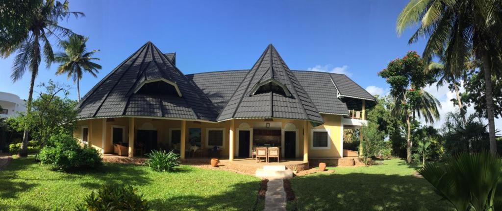 Diani Beach-Villa Kirsch Galu Exterior foto
